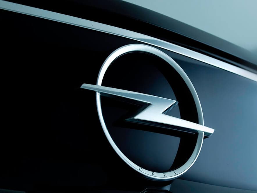 opel mokka e exterior logo imprint 4x3 video still - Electric Vehicle Batteries